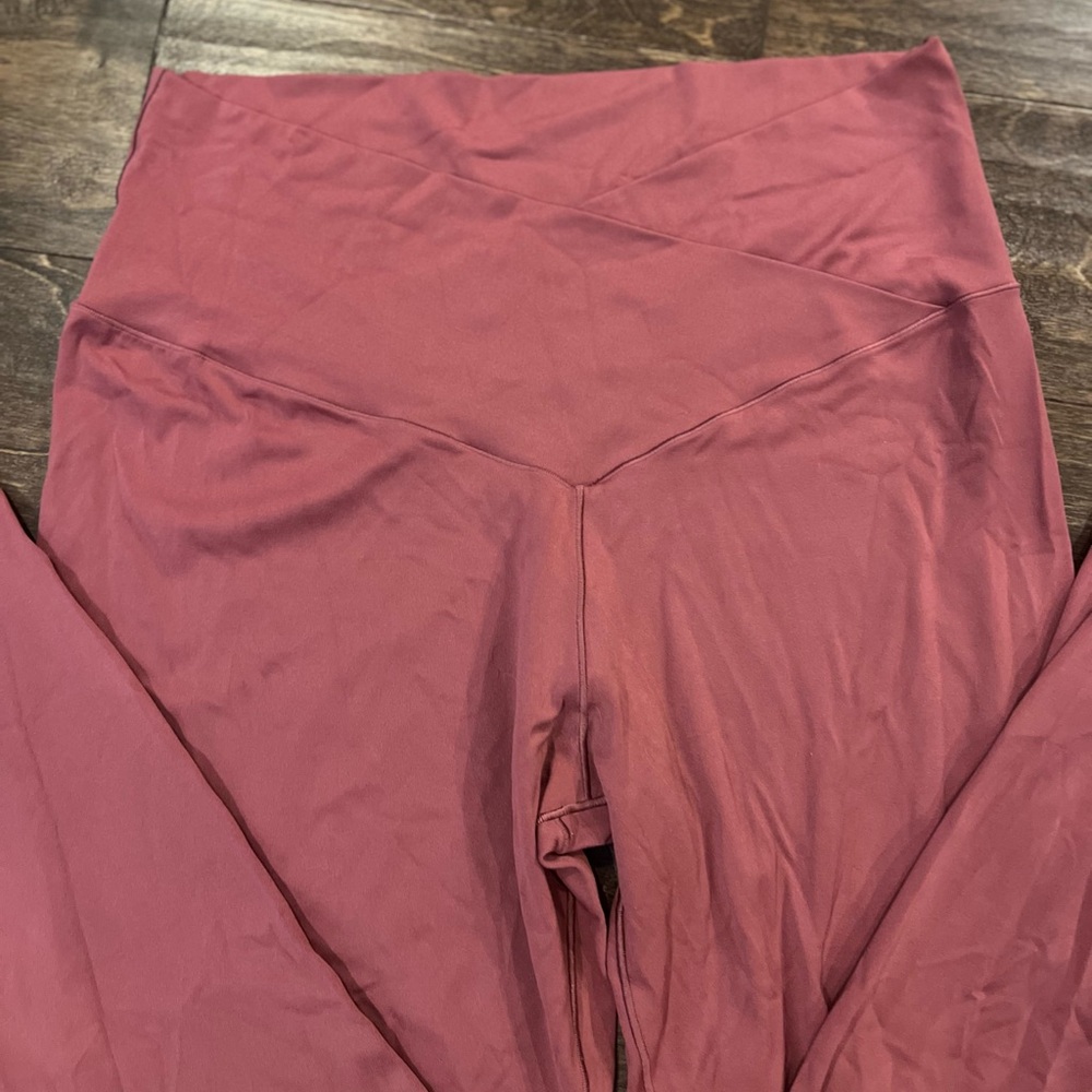 Aerie Offline Burgundy Leggings - Picture 2 of 3